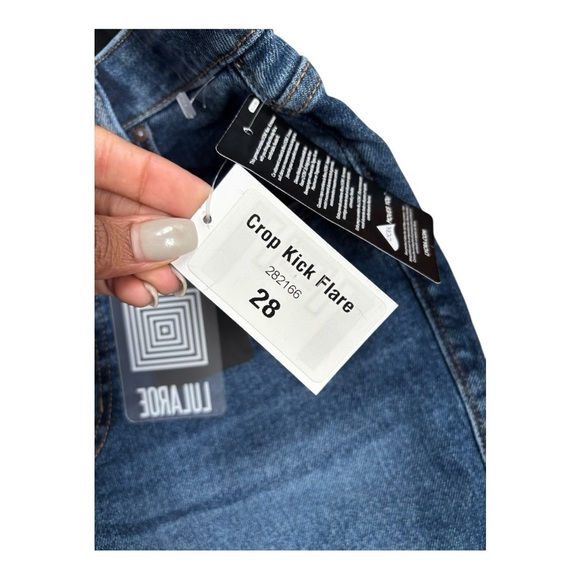 LuLaRoe DENIM CROPPED KICK FLARE Stretch Women’s Size 28 - Picture 3 of 8